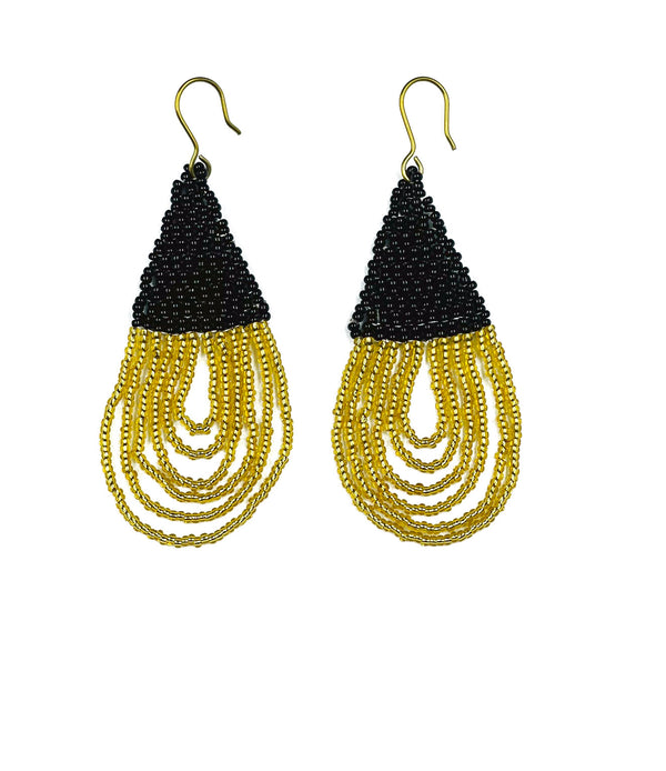 The refined shape and airy feel of these stunning beaded earrings make them easy to wear no matter where life takes you.
