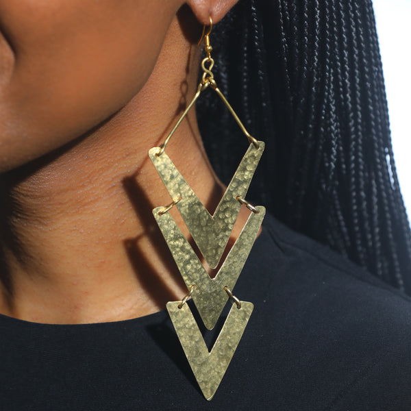 The Nuru drop earrings are incredibly flattering and fall to shoulder grazing length.