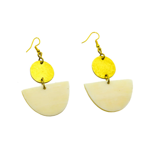 These handmade lightweight brass and bone Johari earrings are perfect for your everyday look.